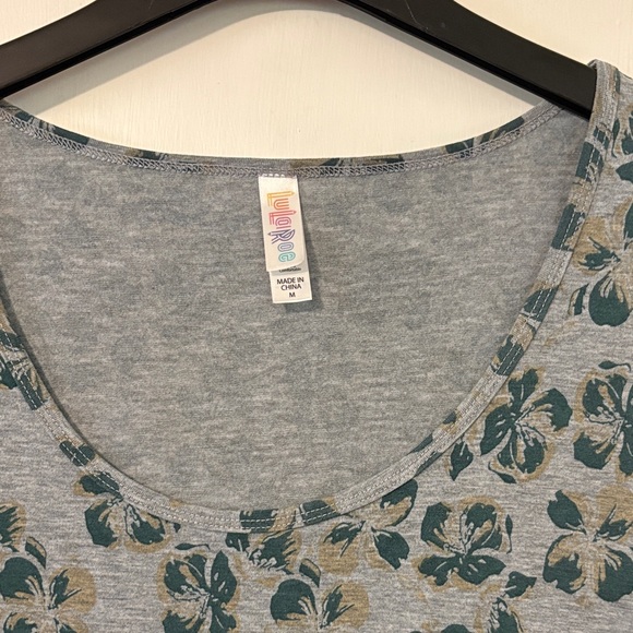 LuLaRoe Gray Floral Short Sleeve Top - Picture 4 of 4
